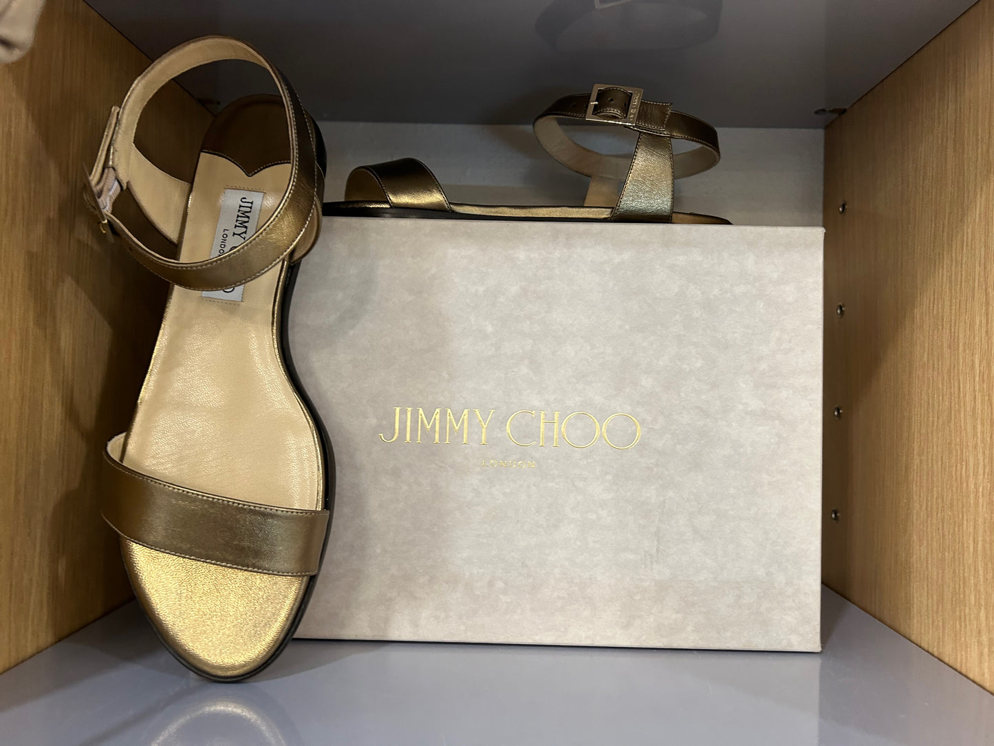 Jimmy Choo Size 9.5 Like New Gold Sandals